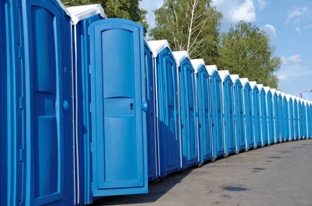Porta potty delivery and setup in Hinton, WV